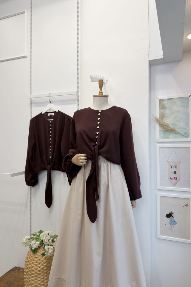 Sedef Düğme Detaylı Bağlamalı Kahverengi Gömlek