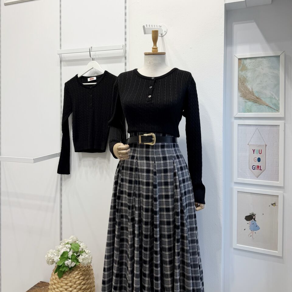 Siyah Furry İnce Triko Kazak