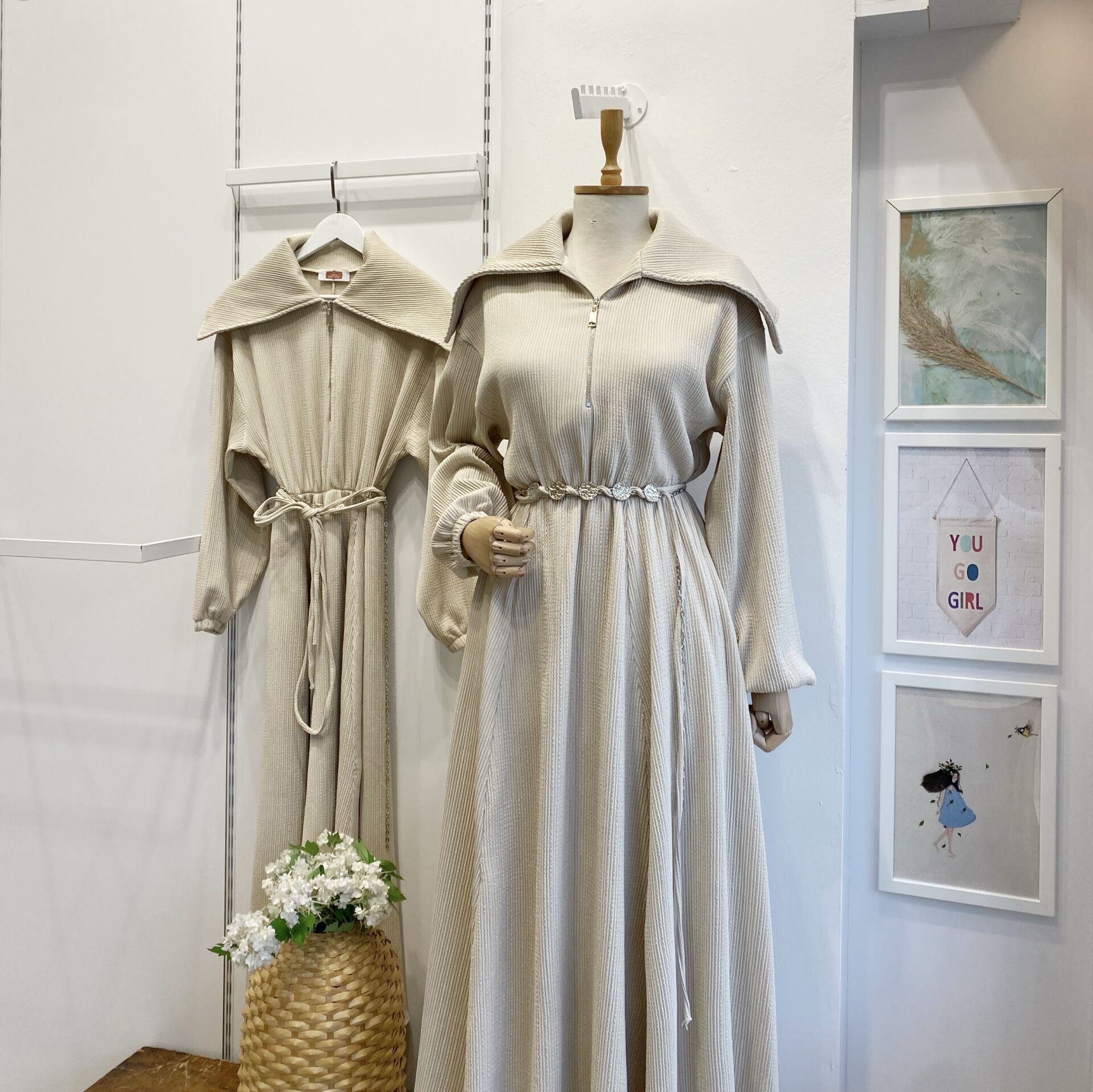 Krem Fermuarlı Opulent Elbise