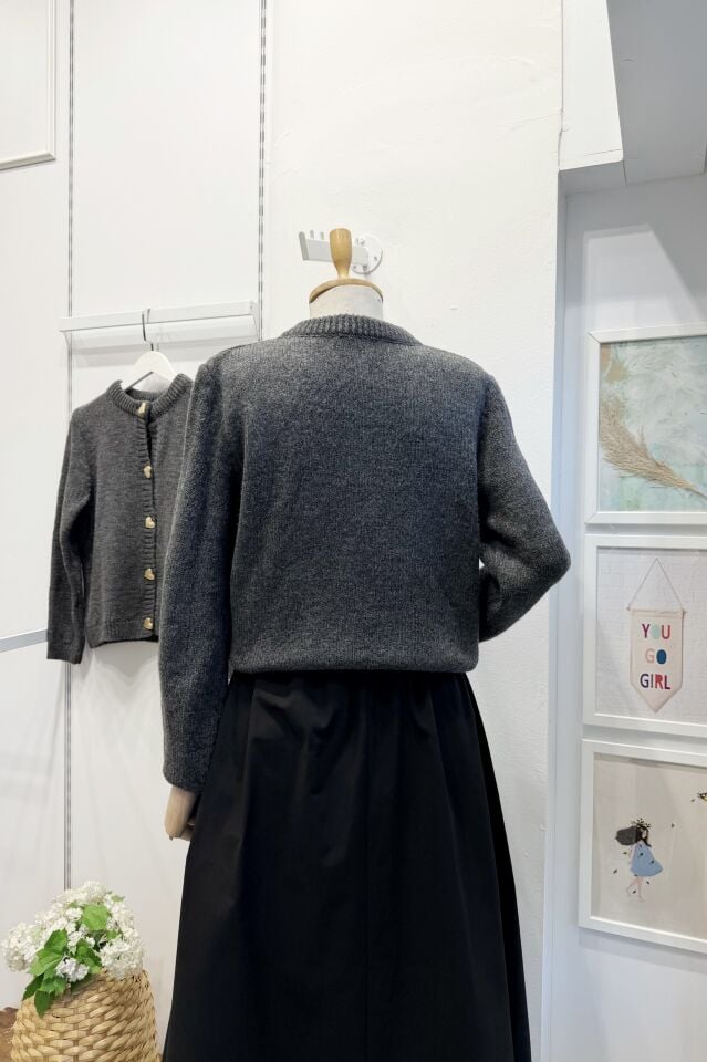 Antrasit Kalp Düğmeli Hırka