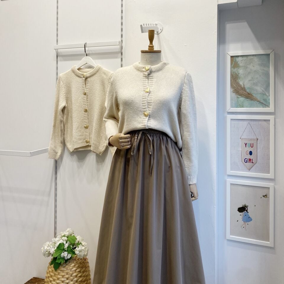 Krem Kalp Düğmeli Hırka