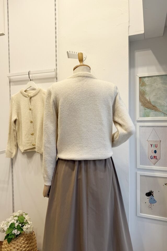 Krem Kalp Düğmeli Hırka