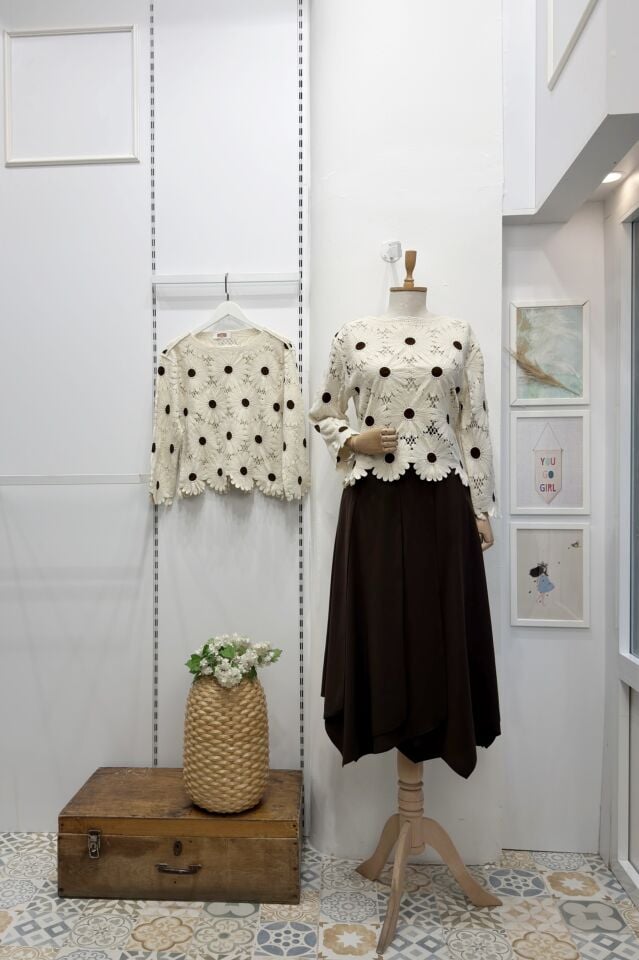 Papatya Motifli Pure Love Triko Bluz