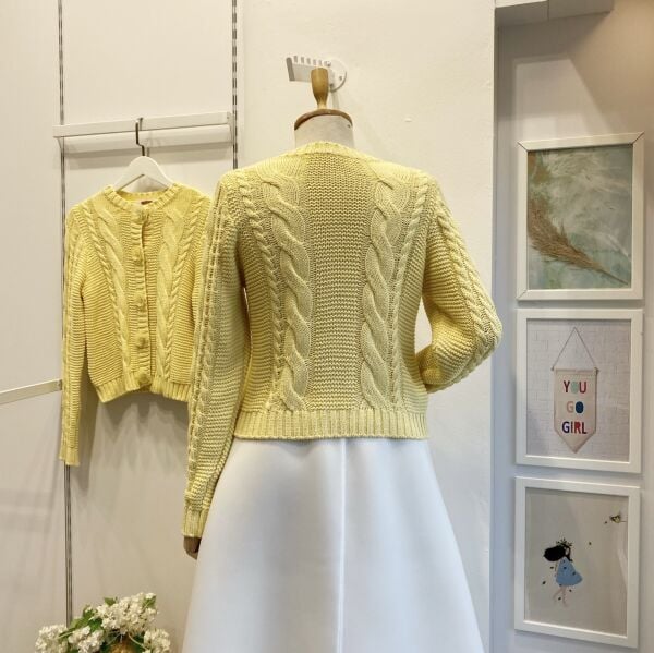 Sarı Boncuk Düğmeli Hırka