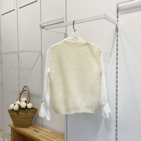 Ekru İnci Düğmeli Triko Yelek