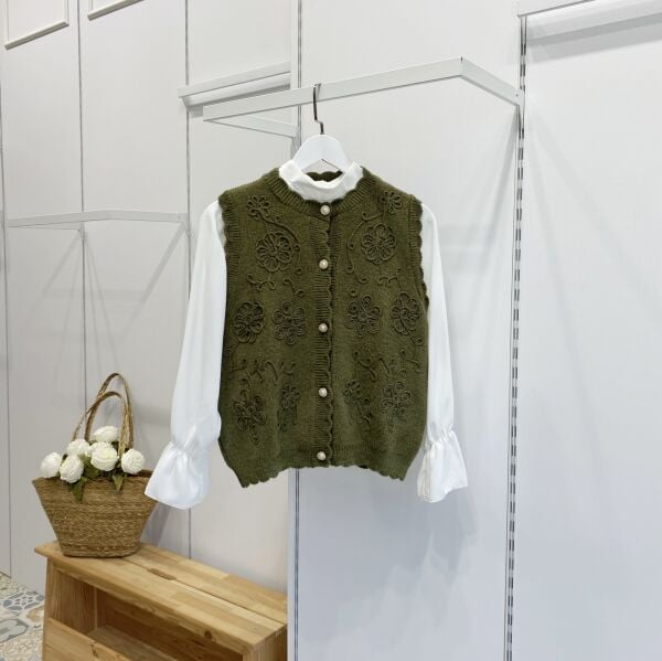 Haki Yeşili İnci Düğmeli Triko Yelek