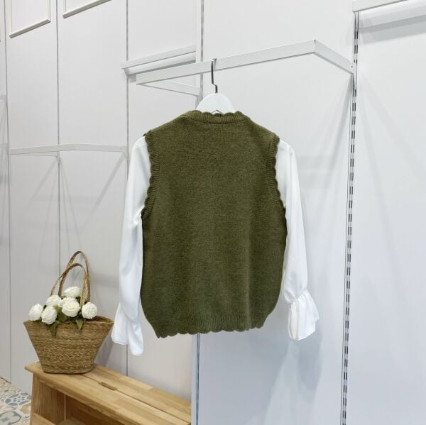 Haki Yeşili İnci Düğmeli Triko Yelek