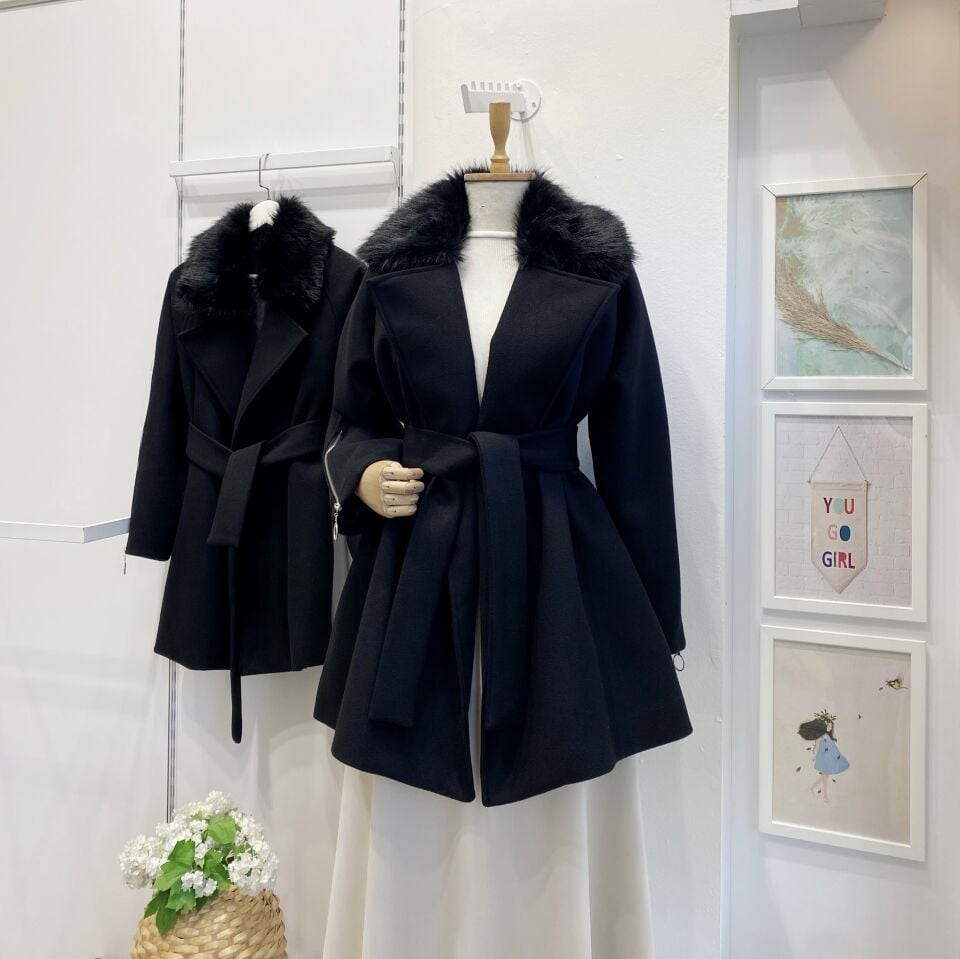 Siyah Kürk Yakalı Kaşe Kaban