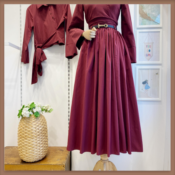 Kırmızı Kemerli Sık Pileli Etek