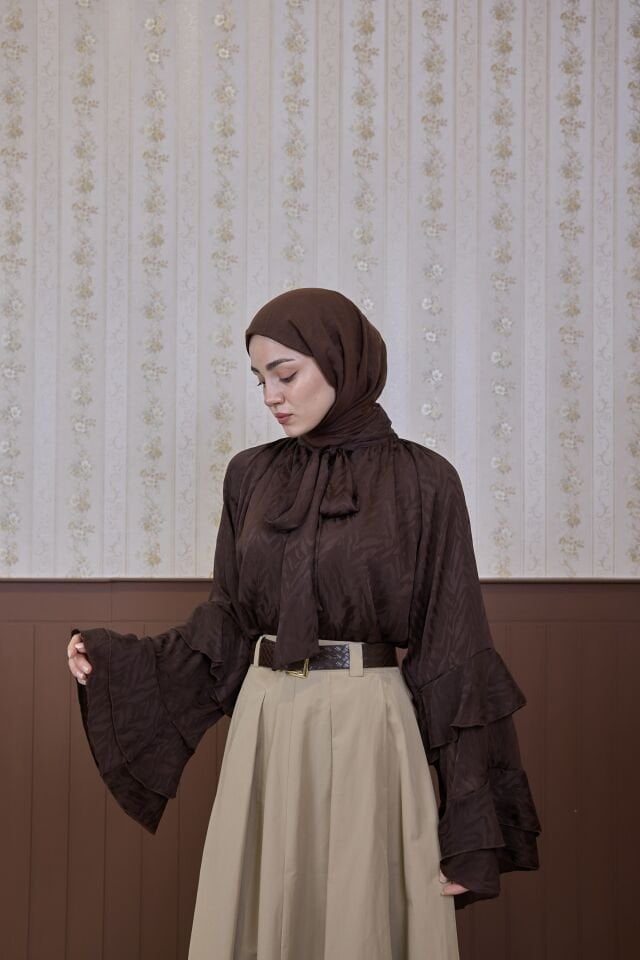 Acı Kahve Kolları Volanlı Blusa Saten Gömlek