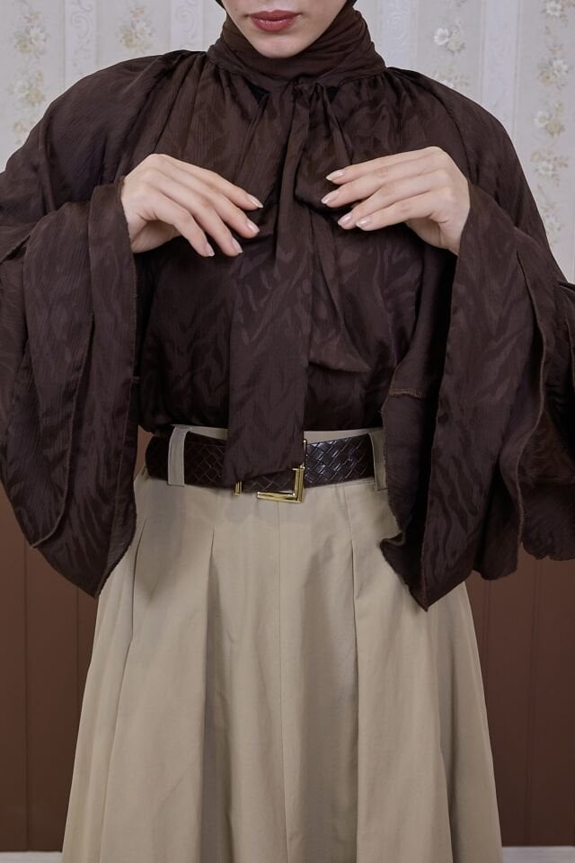 Acı Kahve Kolları Volanlı Blusa Saten Gömlek