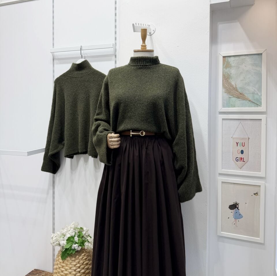 Haki Yeşili Yumuşak Dokulu Yarasa Kol Kazak