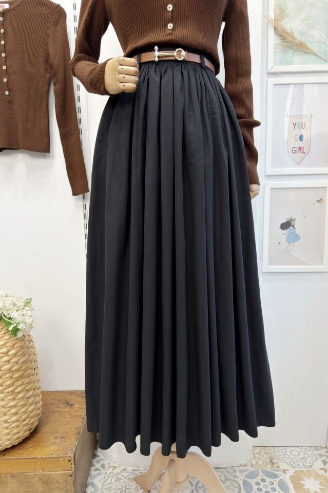 Siyah Kemerli Sık Pileli Etek