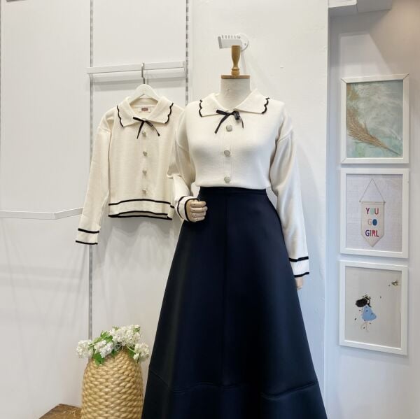 Krem Polo Yaka Kurdele Detaylı Kazak