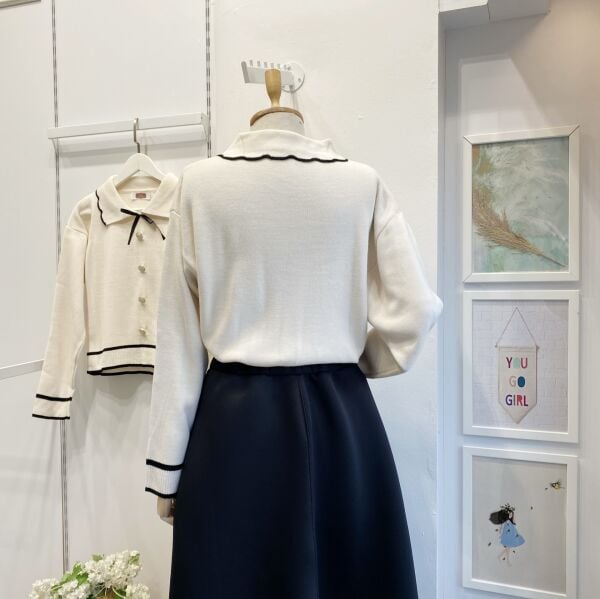 Krem Polo Yaka Kurdele Detaylı Kazak