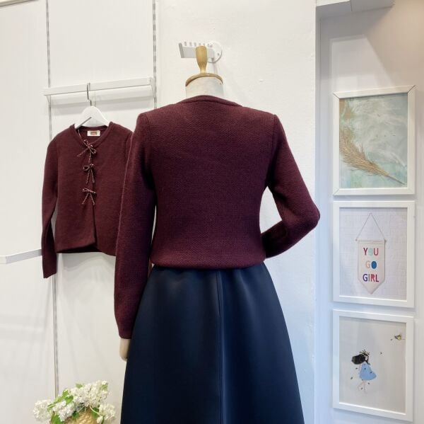 Bordo İncili Fiyonk Aksesuarlı Triko Hırka