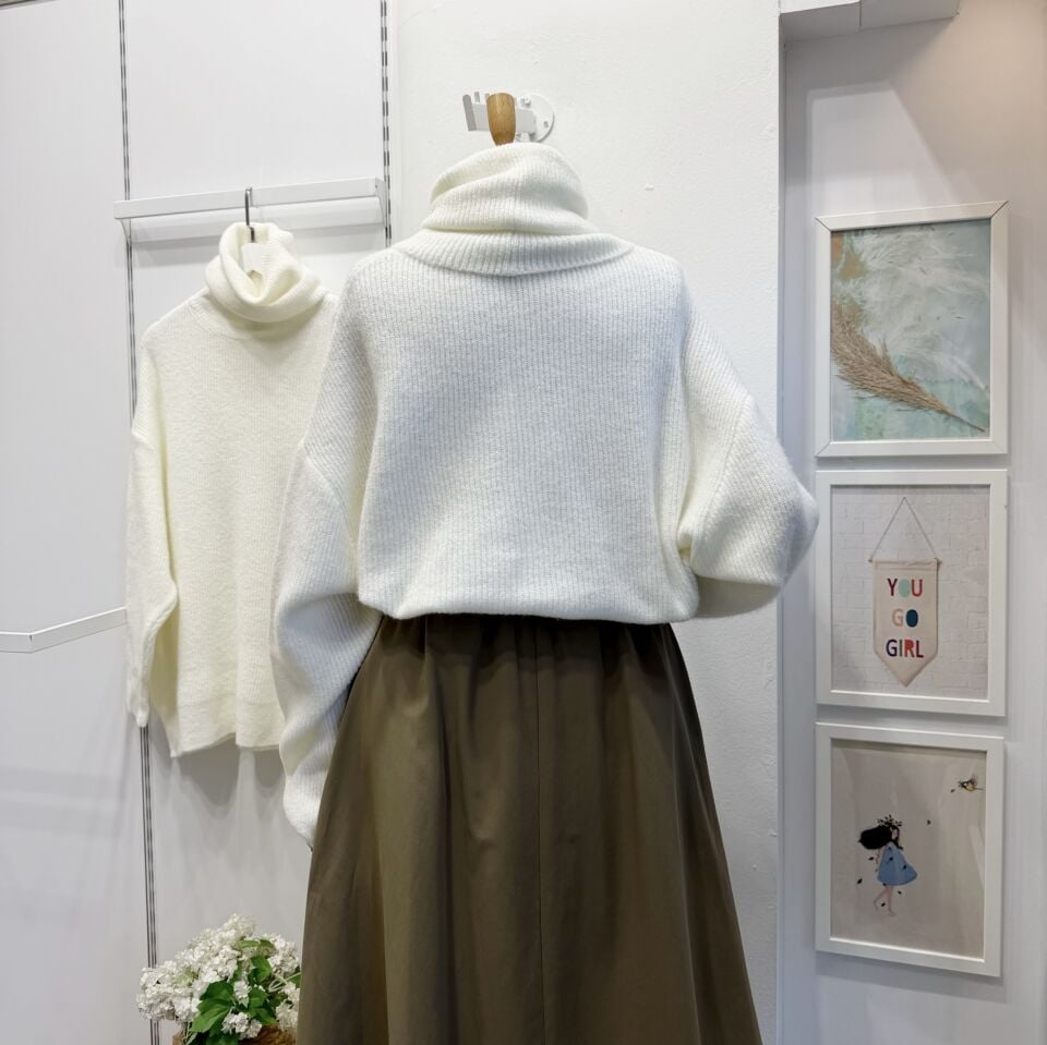 Oversize Ekru Balıkçı Yaka Kazak