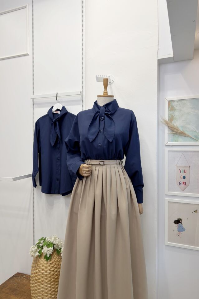 Lacivert Fular Detaylı Poplin Gömlek