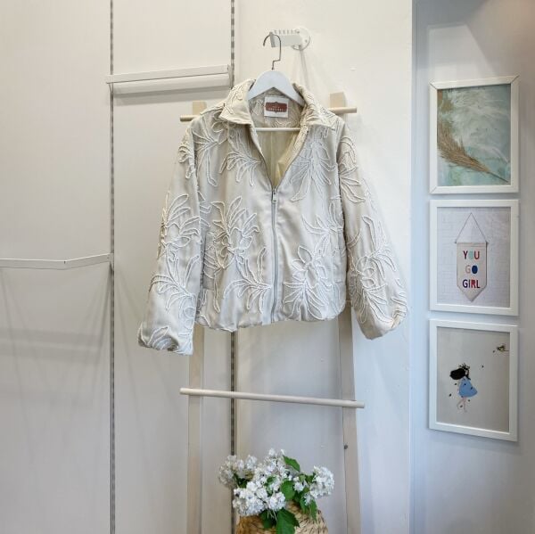 Krem Çiçek Nakışlı Bomber Ceket