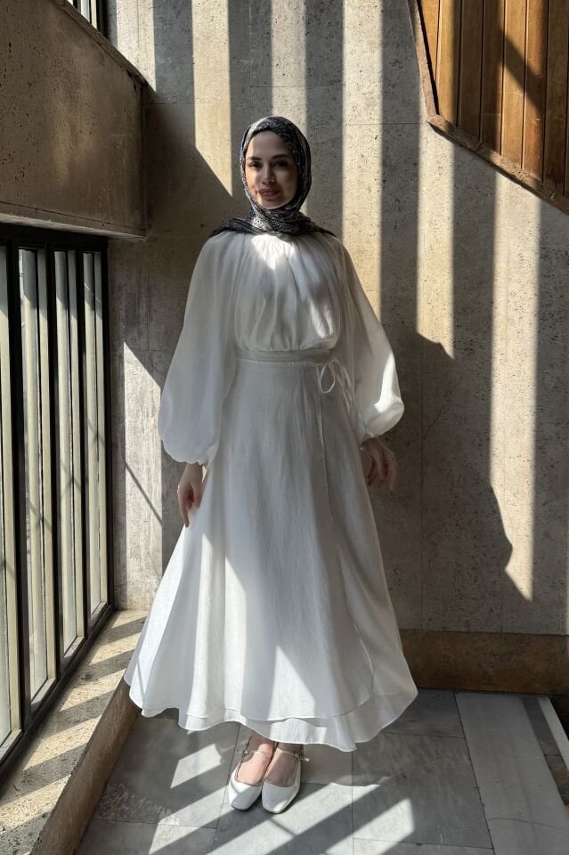 Dalgalı Şifon Kumaş Beyaz Balon Kol Takım