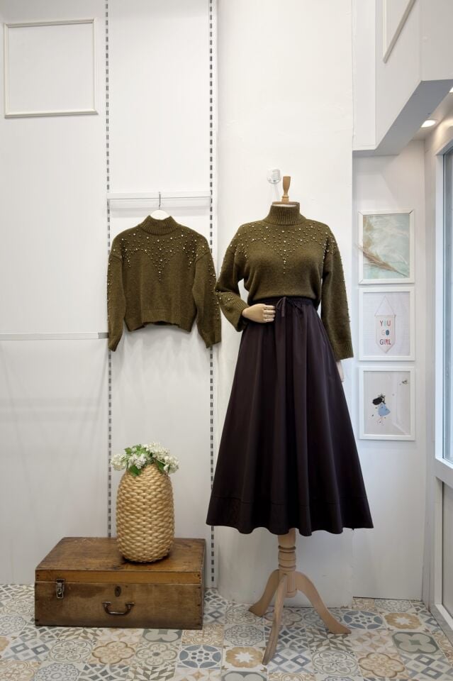 İnci İşlemeli Yağ Yeşili Kazak