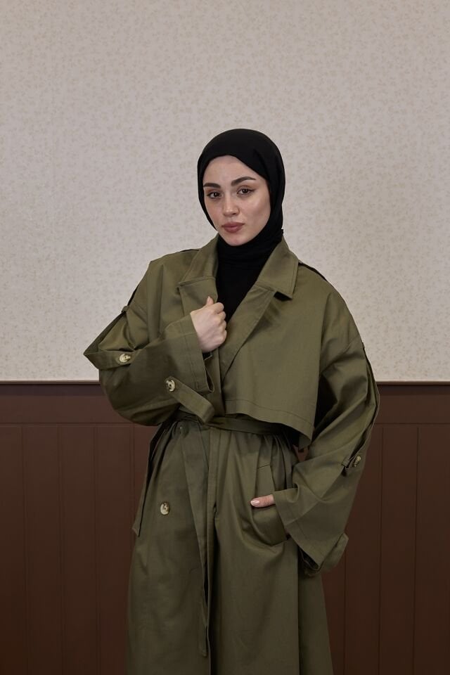 Haki Yeşili Rüzgarlık Detaylı Etoffe Trençkot