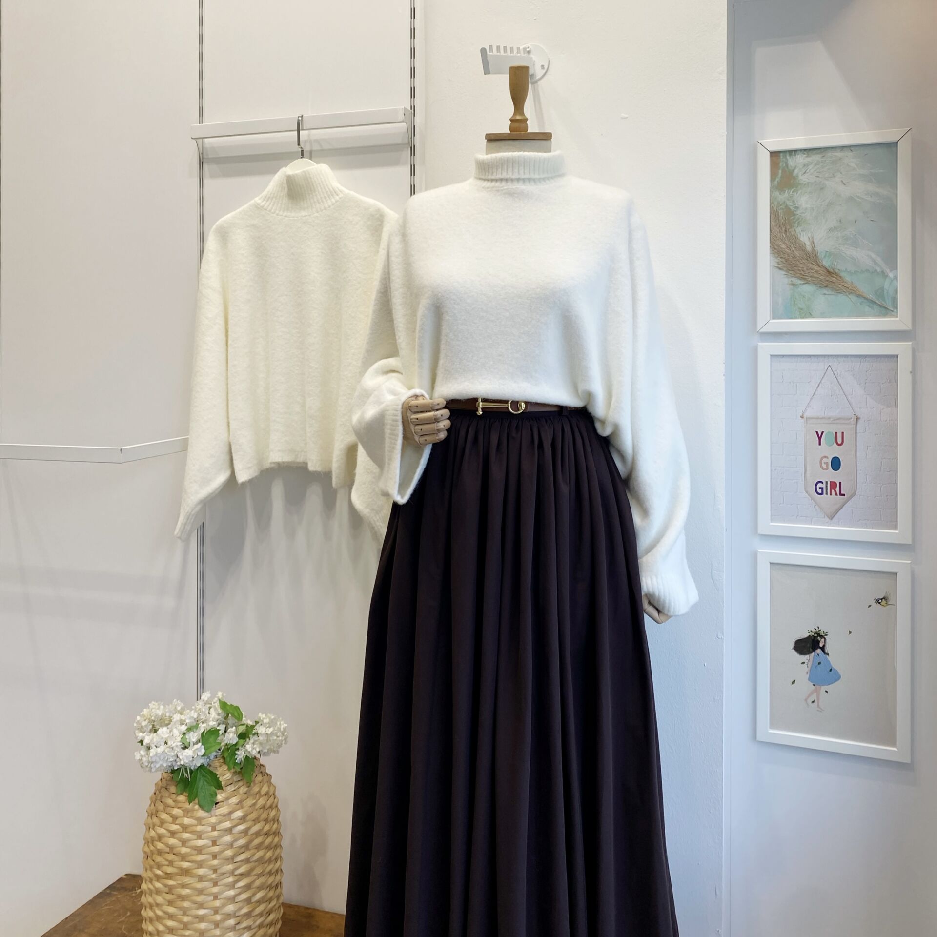 Beyaz Yumuşak Dokulu Yarasa Kol Kazak