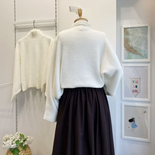 Beyaz Yumuşak Dokulu Yarasa Kol Kazak