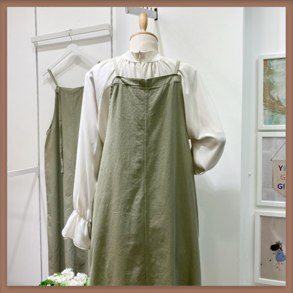 Çağla Yeşili İnce Gabardin Askı Detaylı Jile