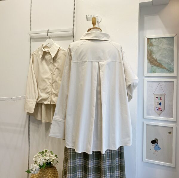 Krem Yandan Düğmeli Poplin Gömlek