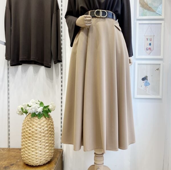 Kemer Detaylı Camel Crep Etek