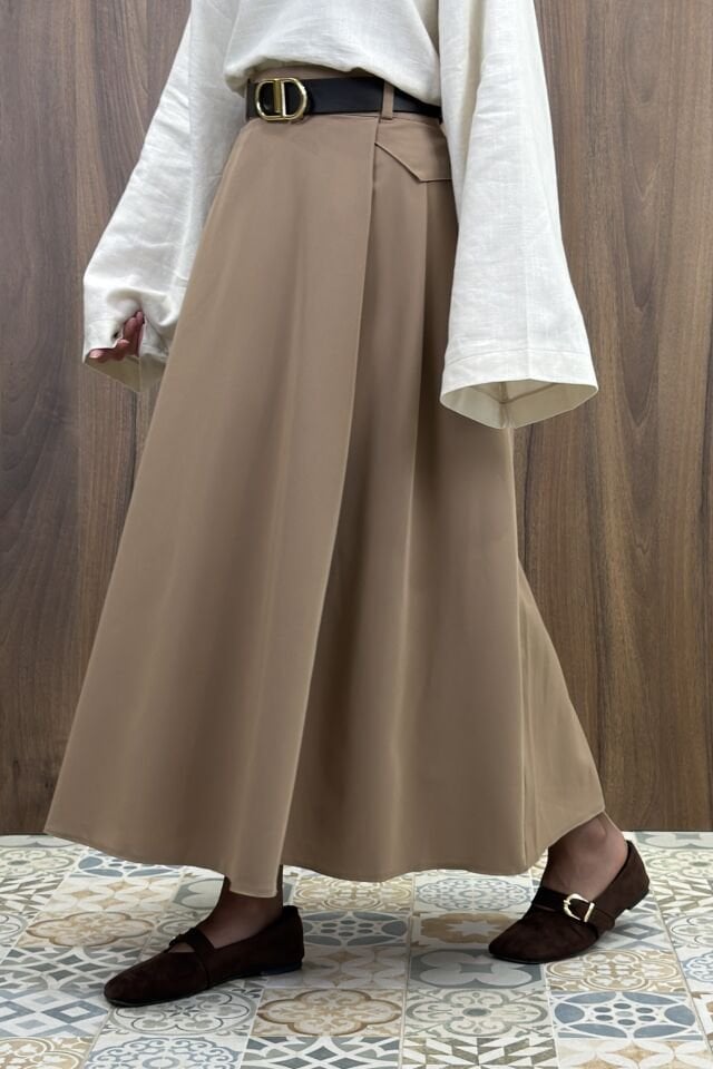 Kemer Detaylı Camel Crep Etek