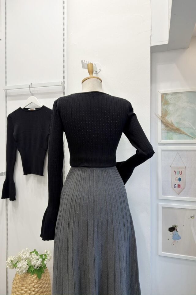 Siyah Beli Lastikli Triko Bluz