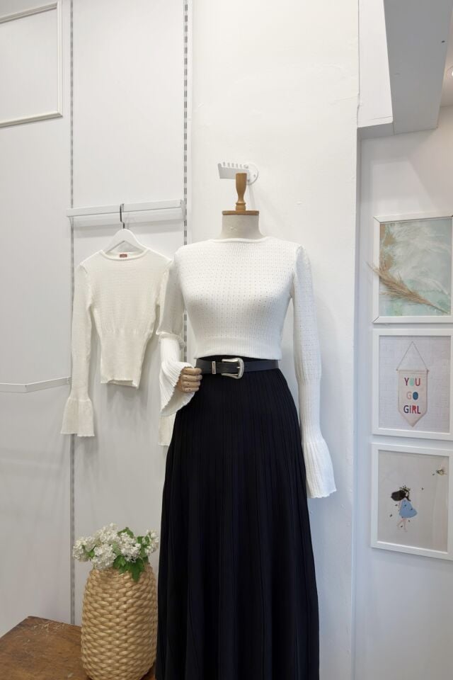 Beyaz Beli Lastikli Triko Bluz