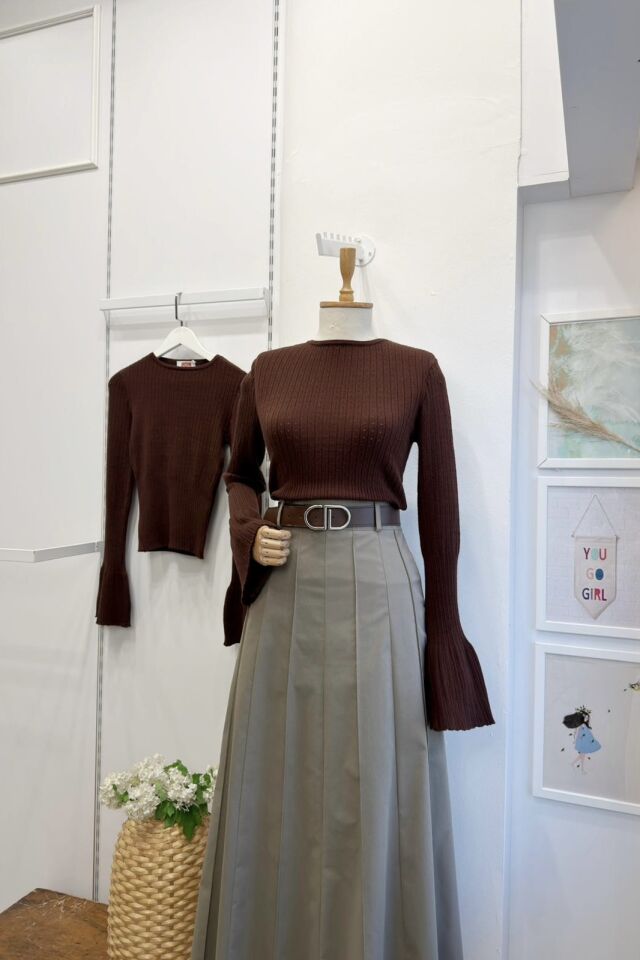 Kahverengi Beli Lastikli Triko Bluz