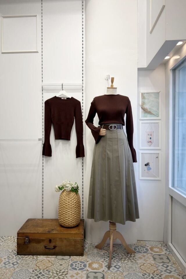 Çağla Yeşili Deri Kemerli Gabardin Etek