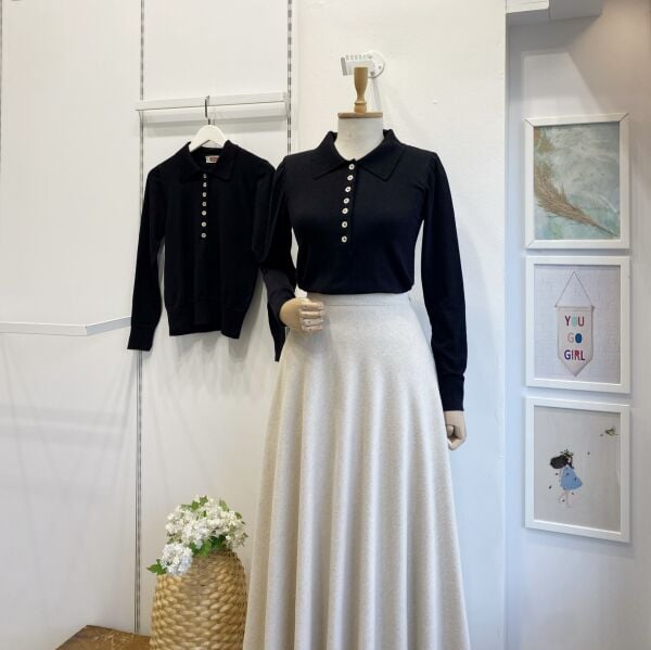 Siyah Düğme Detaylı Triko Bluz