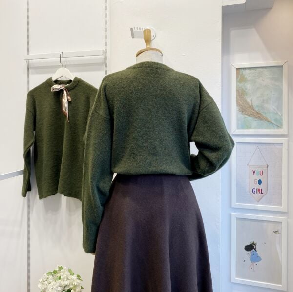 Yeşil Fular Detaylı Kazak