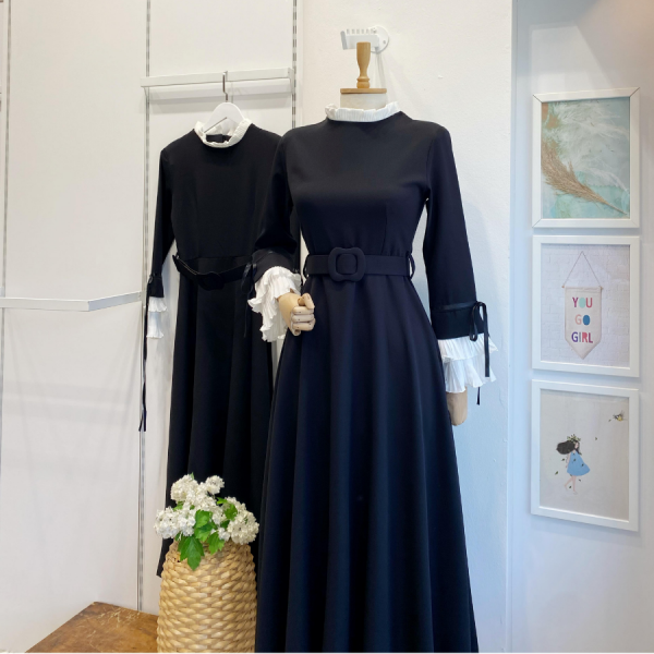 Siyah Kol Detaylı Matmazel Elbise