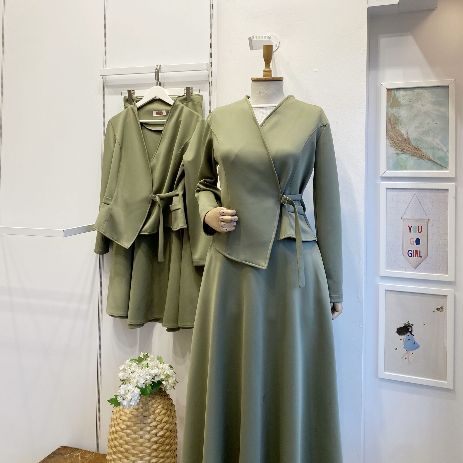 Çağla Yeşili Scuba Kumaş Anvelop Ceketli Takım