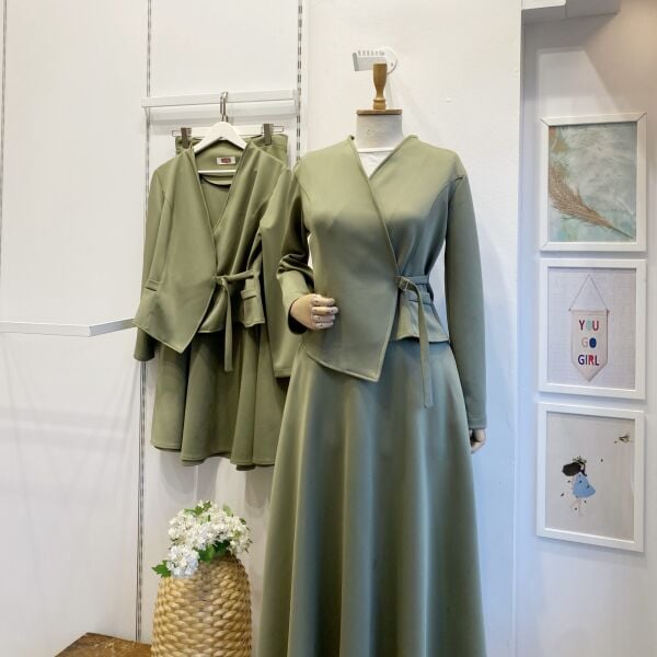 Çağla Yeşili Scuba Kumaş Anvelop Ceketli Takım