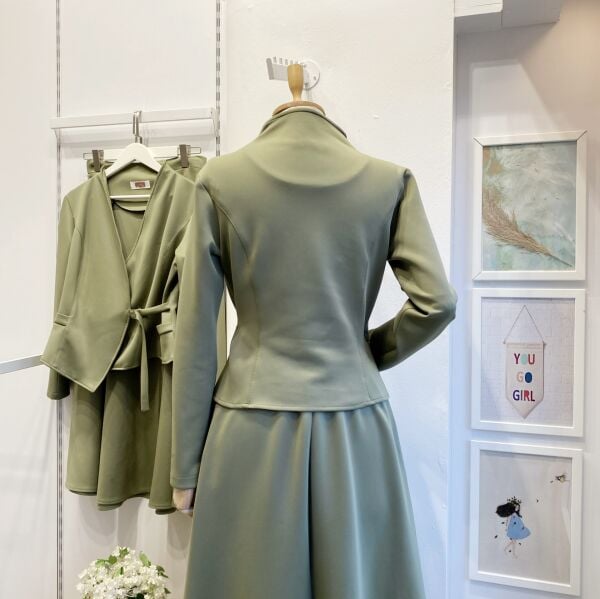 Çağla Yeşili Scuba Kumaş Anvelop Ceketli Takım