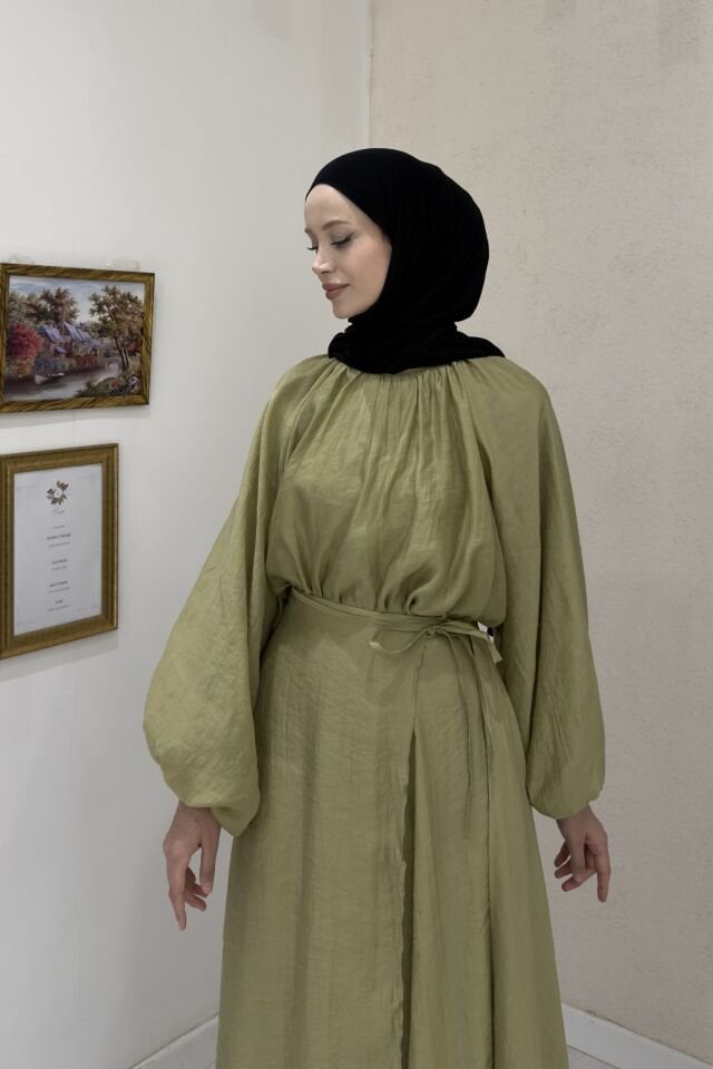 Dalgalı Şifon Kumaş Yağ Yeşili Balon Kol Takım