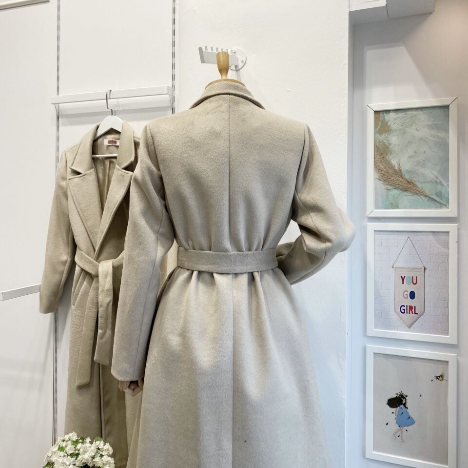 Bej Tay Tüyü Plume Kaban