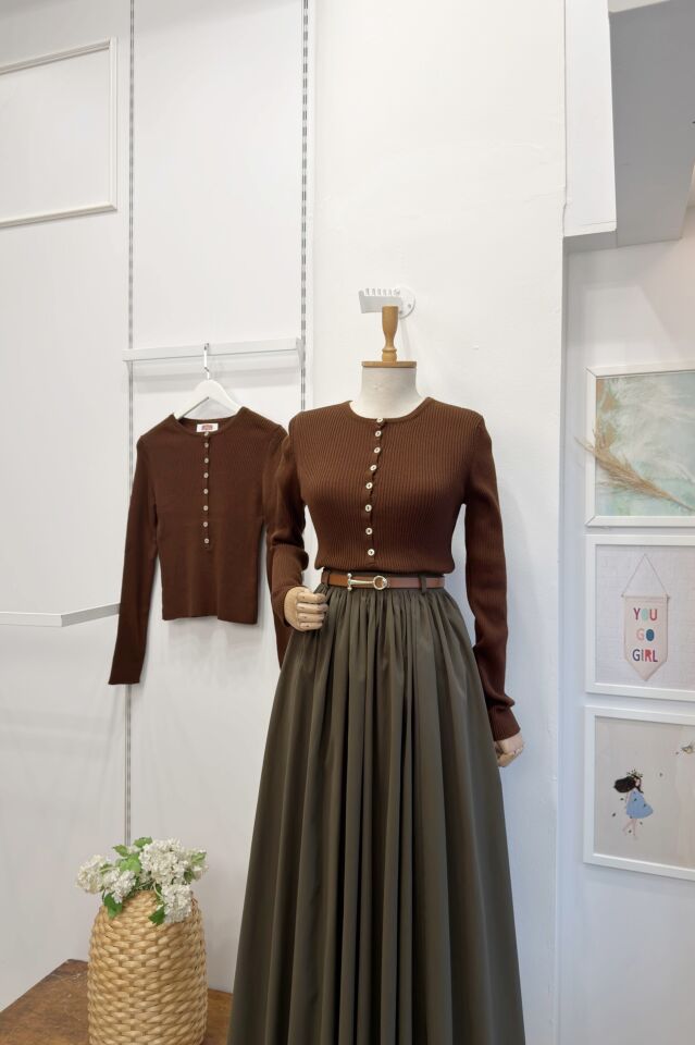 Kahverengi Yünlü Düğmeli Triko Kazak