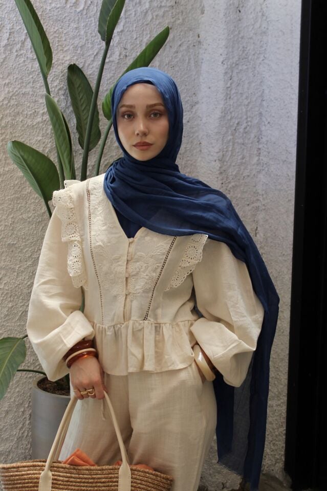 Faya Girls x Krem İşlemeli Esquer Keten Gömlek