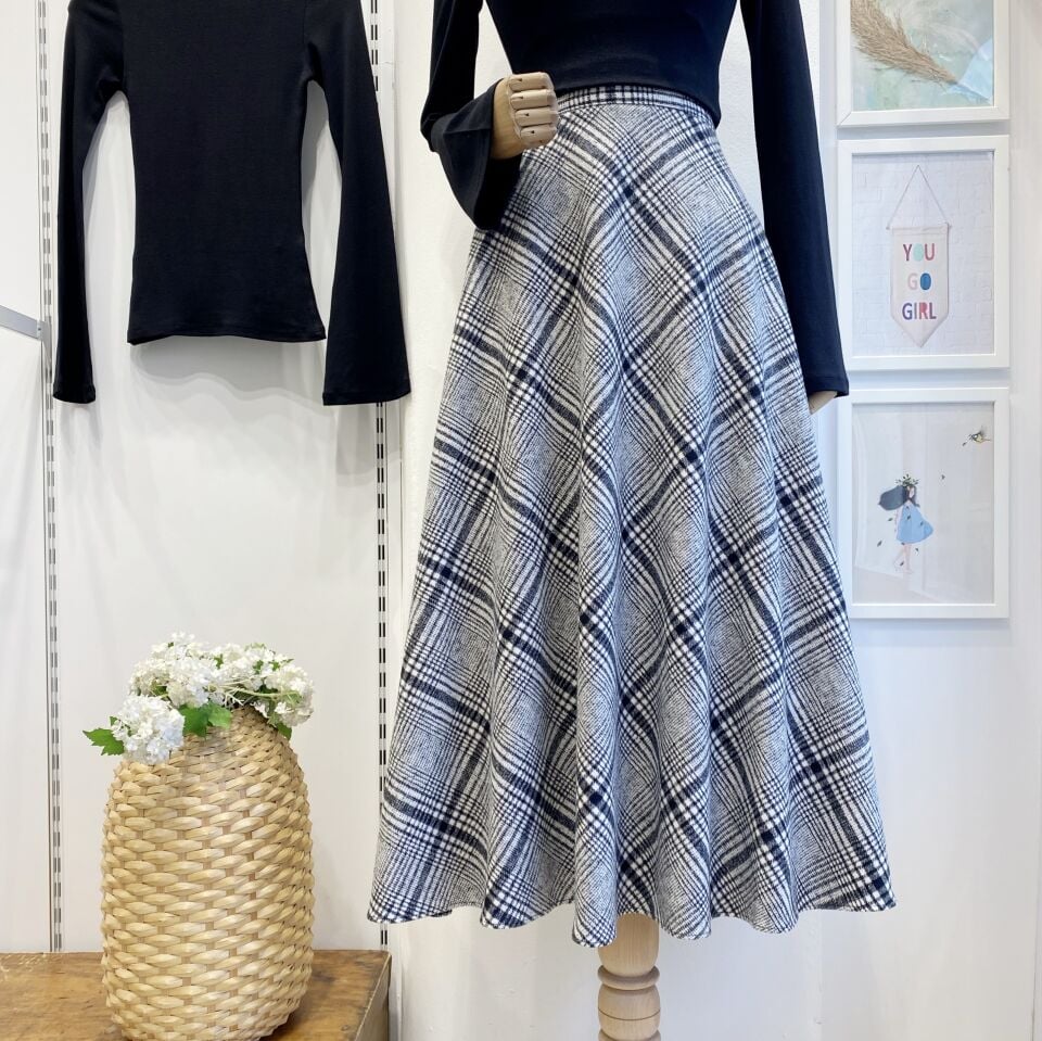 Beyaz Siyah Ekoseli Serena Etek