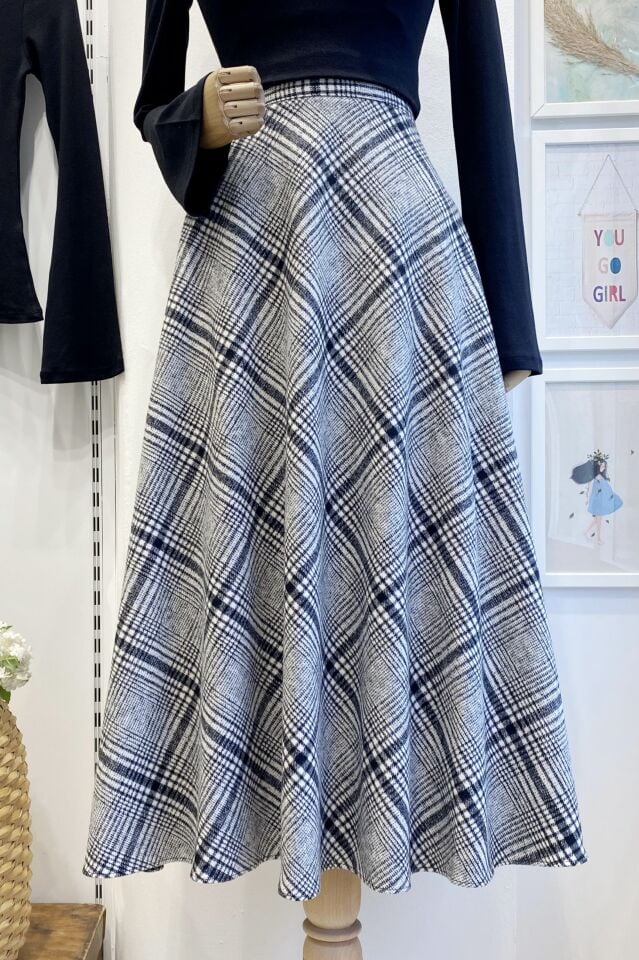 Beyaz Siyah Ekoseli Serena Etek