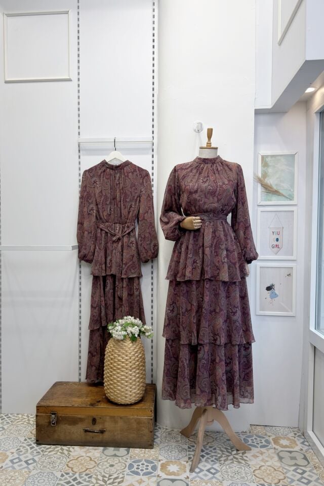 Kaşmir Desenli Mürdüm Kat Kat Elbise