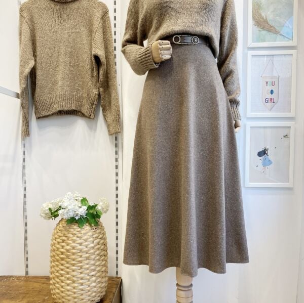 Vizon Kemerli İvory Kloş Etek